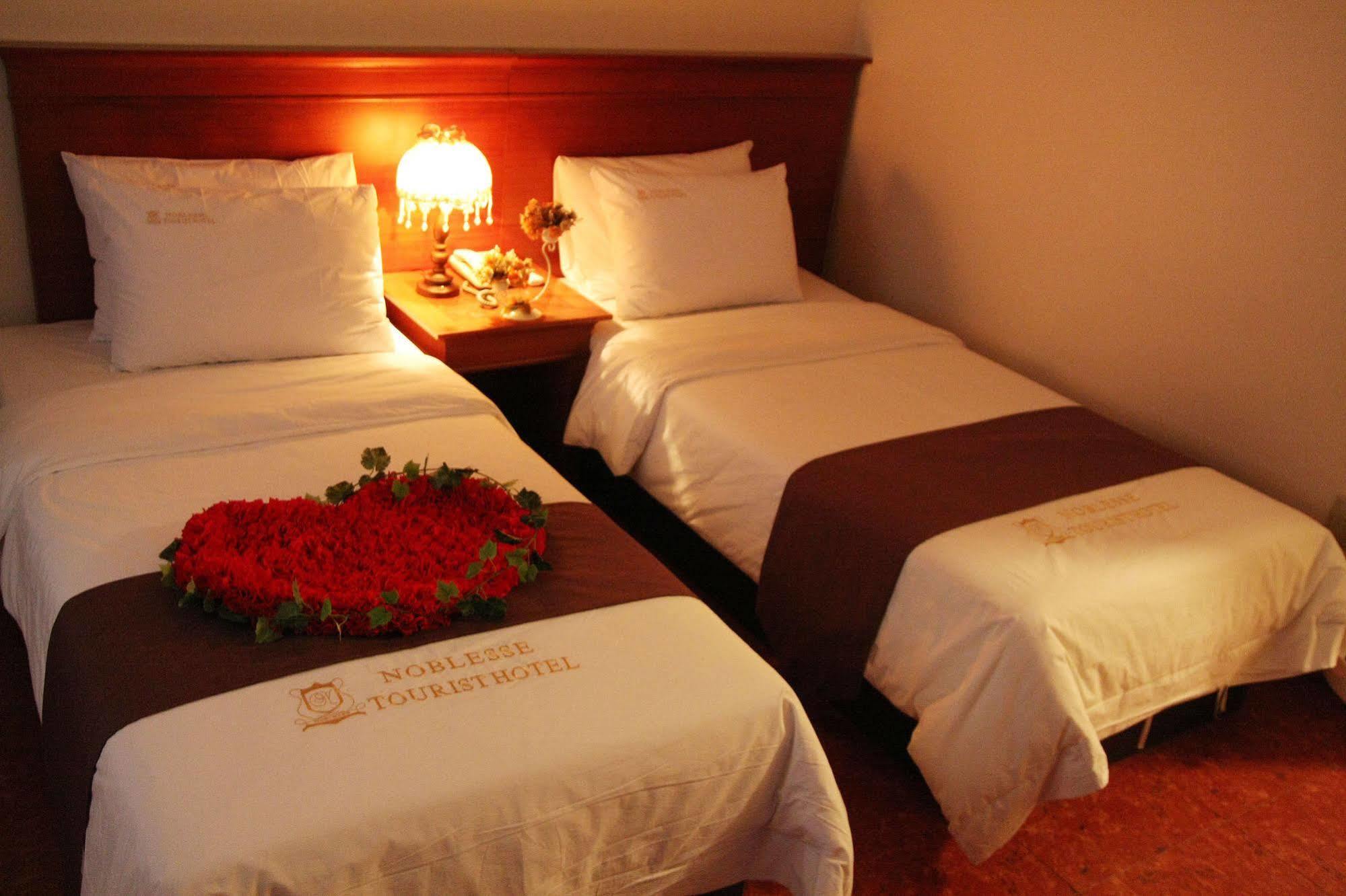 Hotel Noblesse Сеул Экстерьер фото
