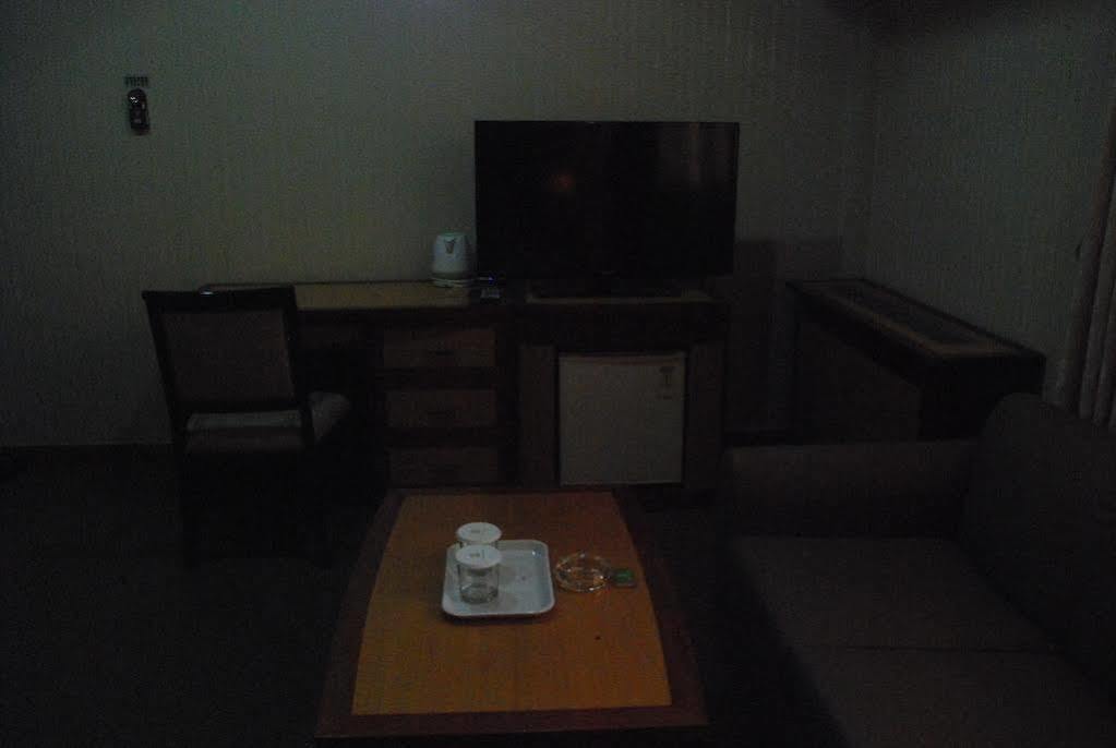 Hotel Noblesse Сеул Экстерьер фото