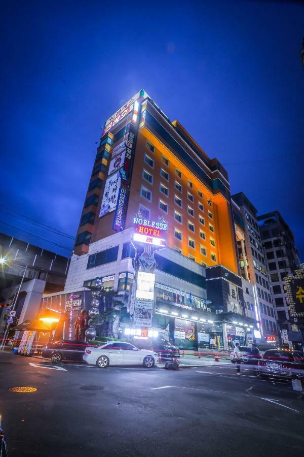 Hotel Noblesse Сеул Экстерьер фото