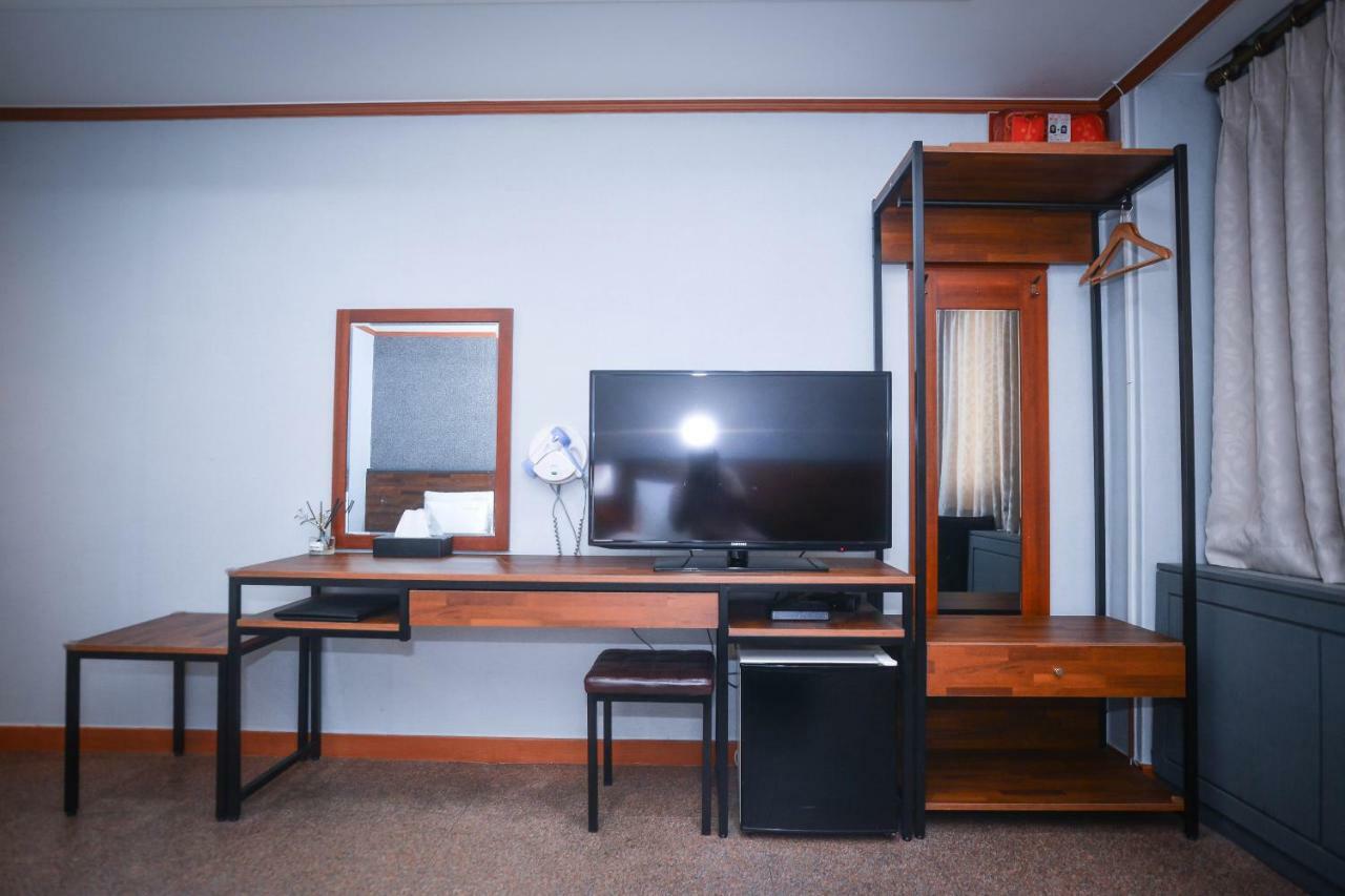 Hotel Noblesse Сеул Экстерьер фото