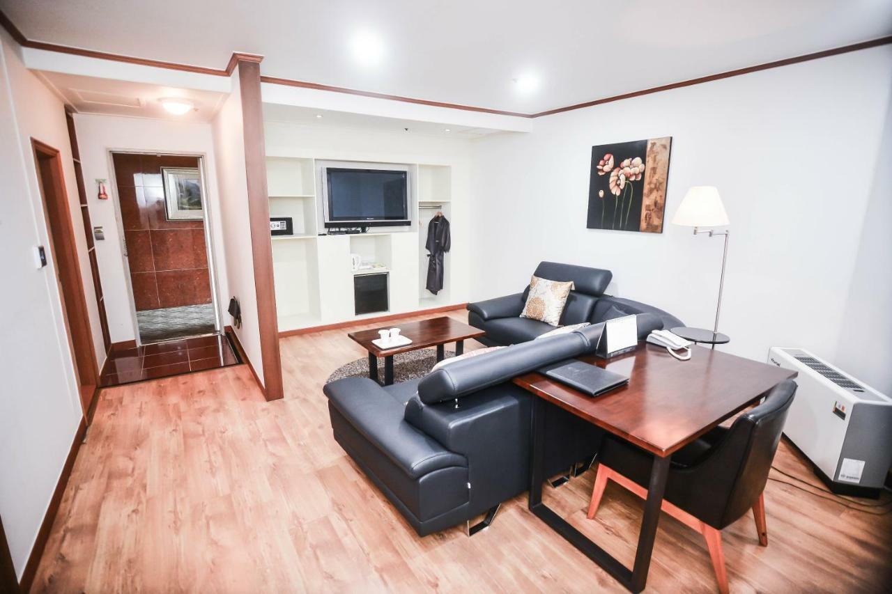 Hotel Noblesse Сеул Экстерьер фото