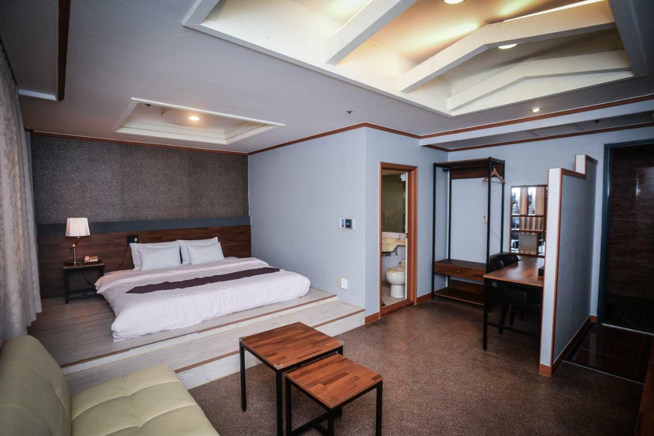 Hotel Noblesse Сеул Экстерьер фото